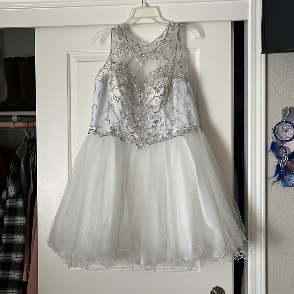white prom/dama dress